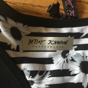 Betsey Johnson Intimates & Sleepwear - Betsey Johnson sports bra crop top Betsey Johnson Intimates & Sleepwear - Betsey Johnson sports bra crop top